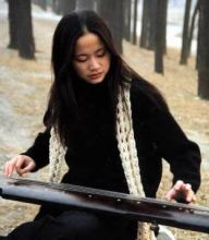 潮州市古琴演奏家（巫娜）的演奏特点与风格